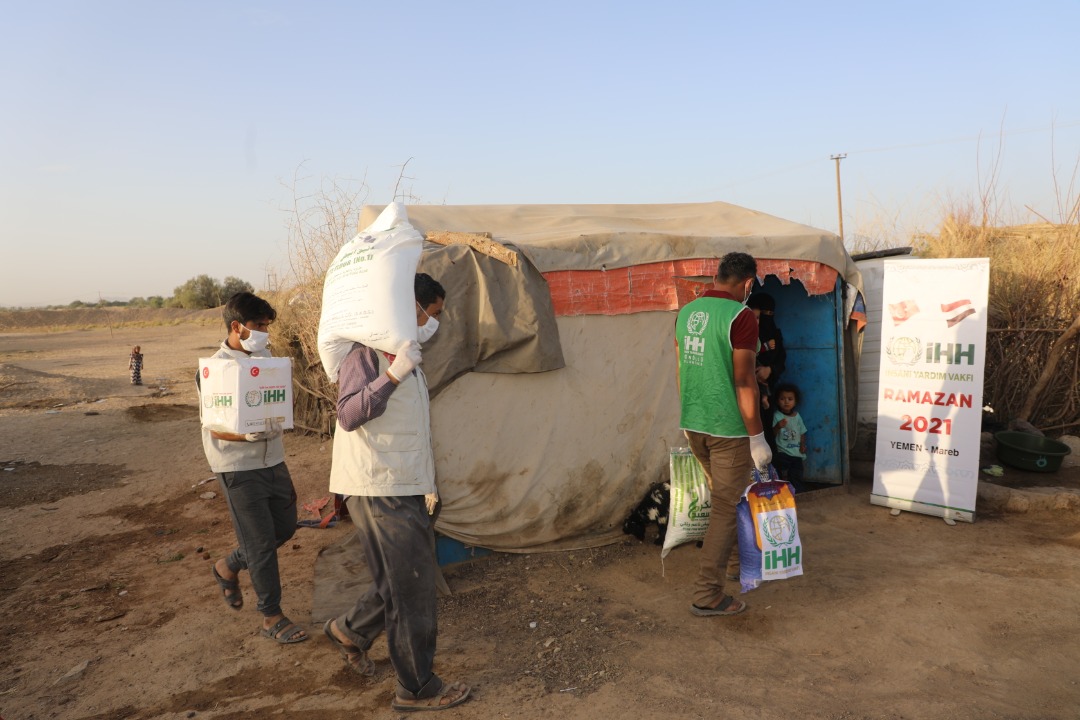IHH Yemen food baskets