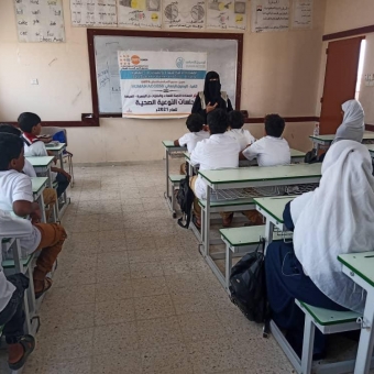 تنفيذ جلسات توعية متعددة للطلاب والطالبات في مدرسة الدمام محافظة المهرة