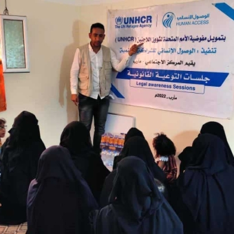 استهدفت نساء نازحات.. جلسات توعية مجتمعية وقانونية