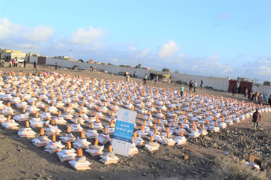 توزيع 500 سلة غذائية للمحتاجين في جيبوتي