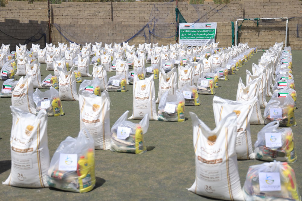 321 سلة غذائية للمحتاجين والنازحين