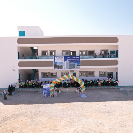 الوصول الإنساني.. يد العون الممدودة لكل المستضعفين