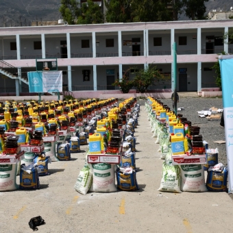 In partnership with Muslim Hands organization Food aid for students in 8 schools in Taiz City