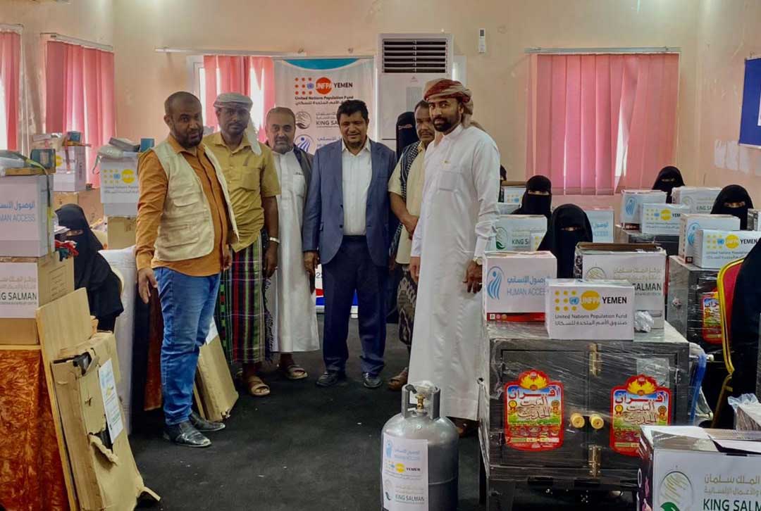 Distribution of 14 economic empowerment bags in sewing and pastry making