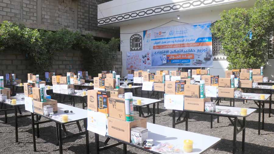 Distribution of 25 economic empowerment bags in mobile phone maintenance