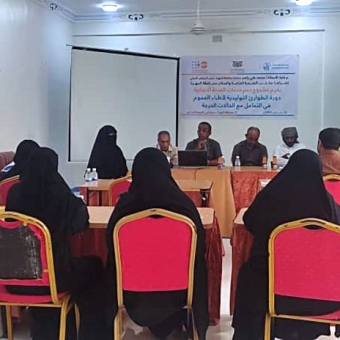 Training obstetric emergency doctors and midwives to deal with critical cases