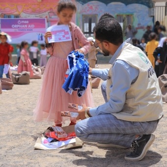 Food baskets and hygiene kits for 800 orphans