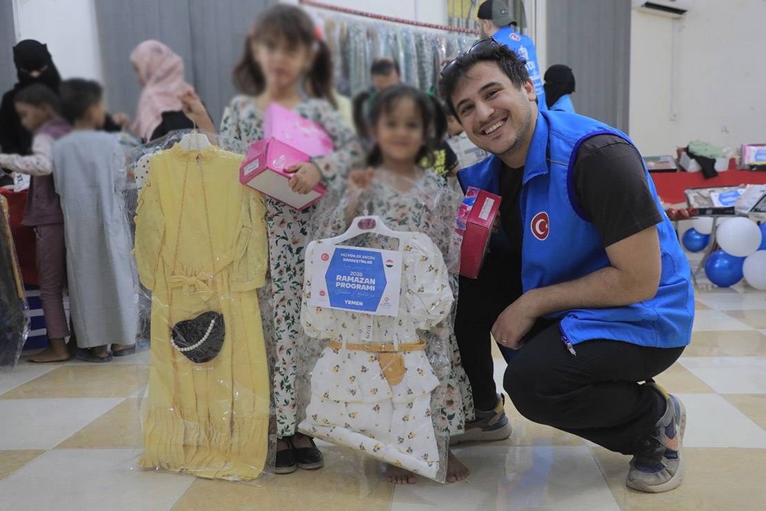 Distribution of 3,000 food baskets, 2,000 Iftar meals, and Eid clothing to 500 children