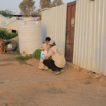 Providing meat to 17,808 displaced persons during Eid al-Adha