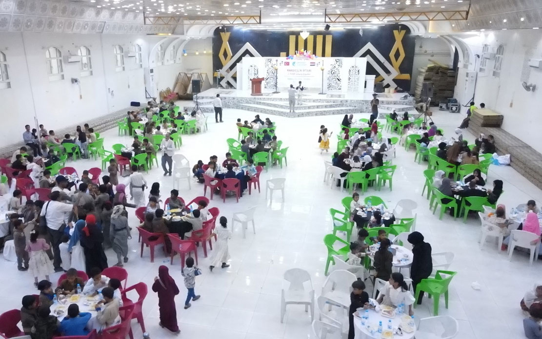 A group Iftar and Ramadan entertainment program for 900 orphans